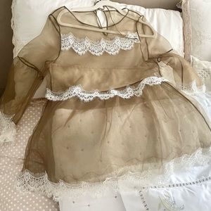 Organza with lace lightweight blouse from Marche 21 by Cristina Taroni.